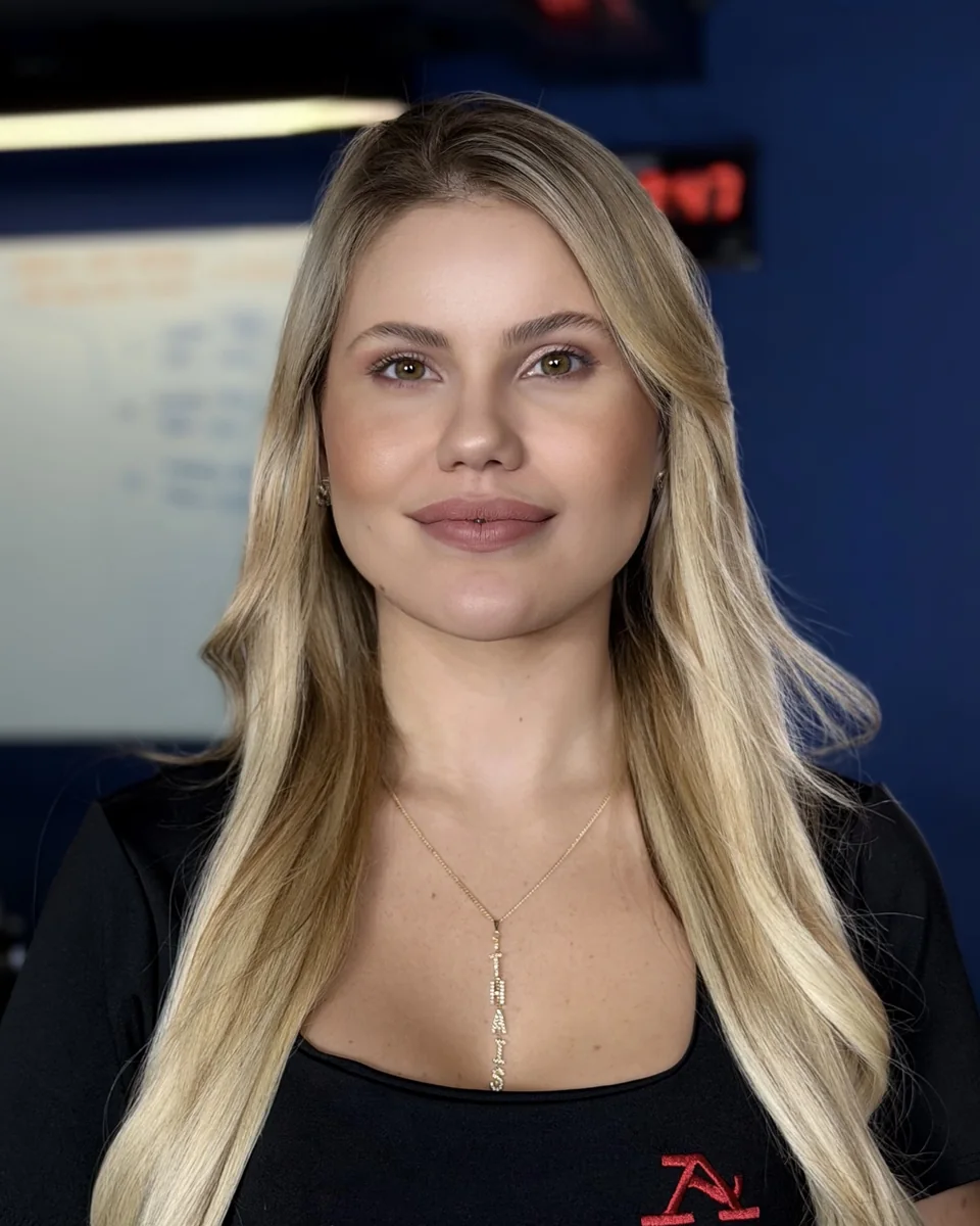 Thays, especialista da Alpha Comex